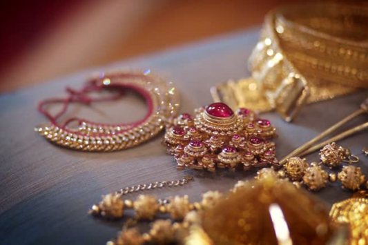 How to Care for Your Gold Jewellery: Tips from the Experts
