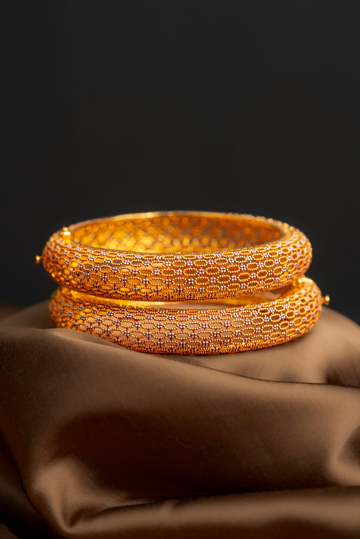Regal Honeycomb Kara Set